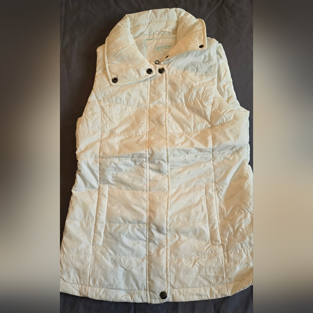 White vest - Picture 4 of 6